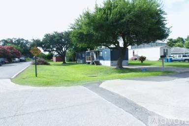 Main picture of 715 Louisiana St