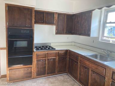 Main picture of 202 E 235th St