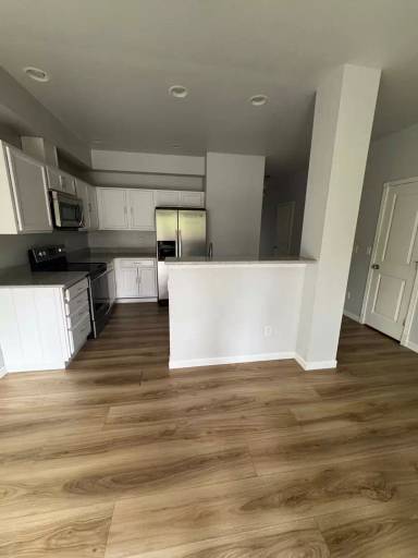 Main picture of 412 NE Miramar Cir