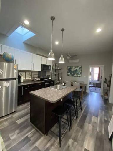 Main picture of 1802 Bolton St