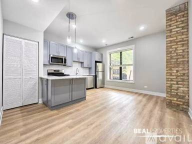 Main picture of 428-438 W Belden Ave