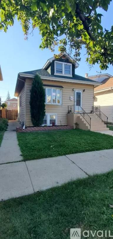 Main picture of 2024 N 73rd Ave
