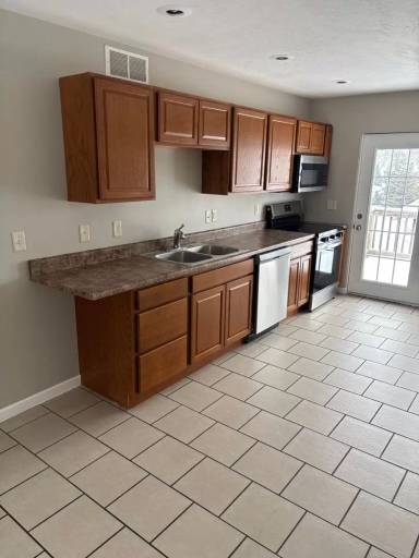 Main picture of 1550 S Saint Aubin St