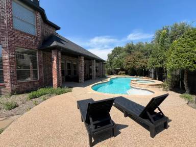 Main picture of 1724 Turnberry Ln