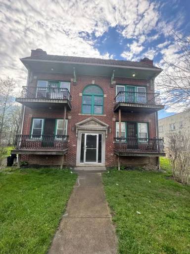Main picture of 3424 E 139th St