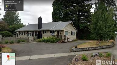 Main picture of 1102 E Victor St