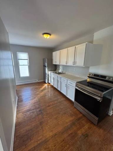 Main picture of 305 S 4th St