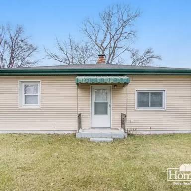Main picture of 1224 E Jefferson Blvd