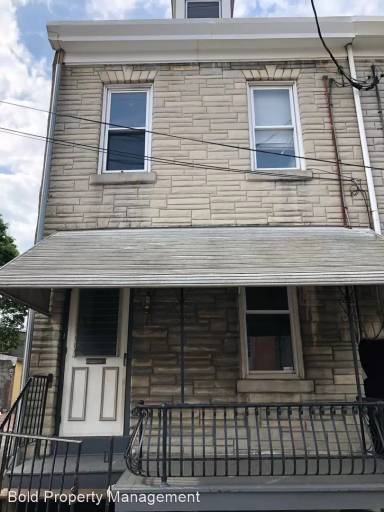 Main picture of 830 Buttonwood St