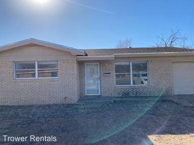 Main picture of 1300 E 56th St