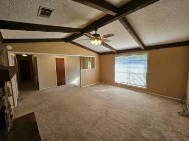 Main picture of 105 Amelia Dr