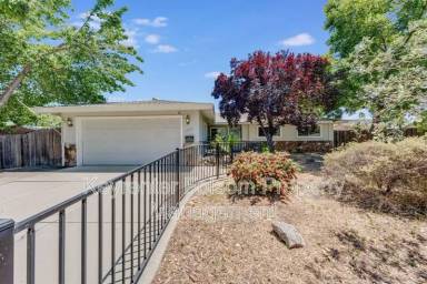 Main picture of 5800 Deary Way