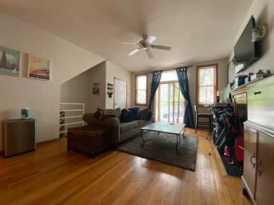 Main picture of 1437 W Huron St