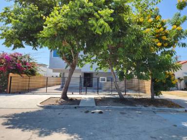 Main picture of 2225 S Highland Ave