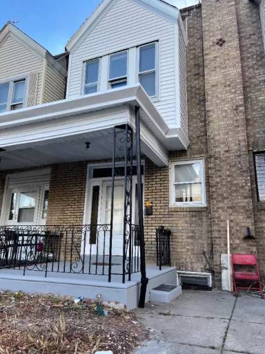 Main picture of 892 Granite St