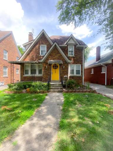 Main picture of 1026 E Gum St