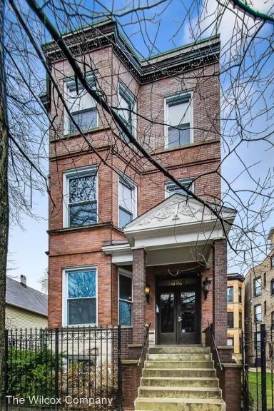 Main picture of 3136 N Kenmore Ave