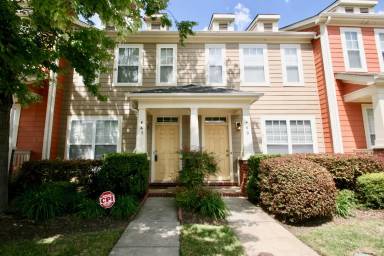 Main picture of 443 Hurston Cir