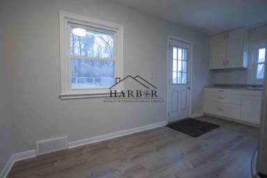 Main picture of 303 21st Ave SW