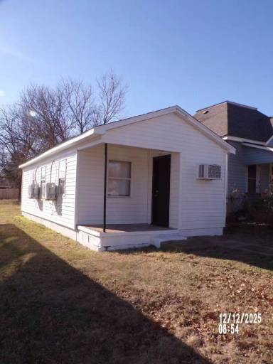 Main picture of 806 SW Park Ave