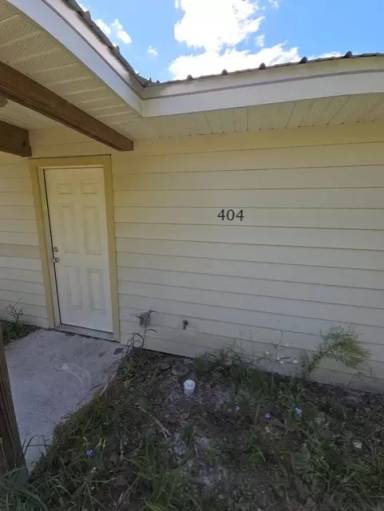 Main picture of 404 SW 5th St