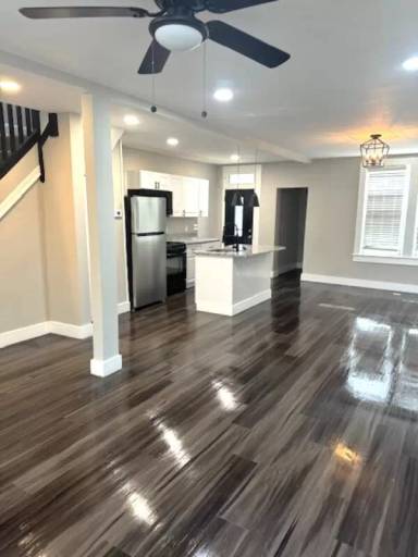 Main picture of 3617 W Garrison Ave