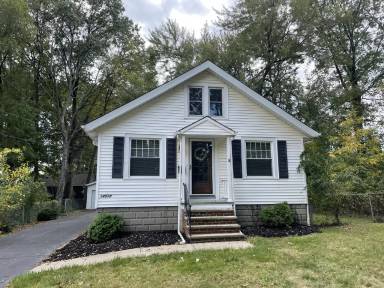 Main picture of 14010 Maple Ave