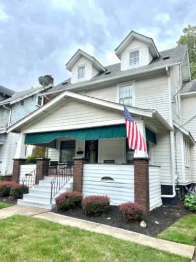 Main picture of 352 Hillwood Dr
