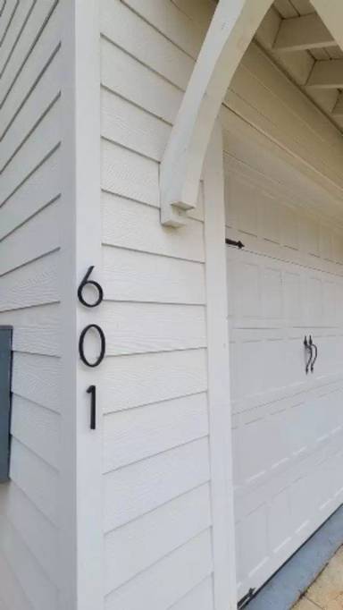 Main picture of 601 Cameron Ct