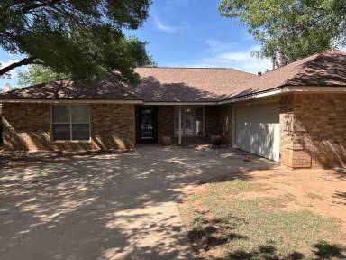 Main picture of 5806 78th St