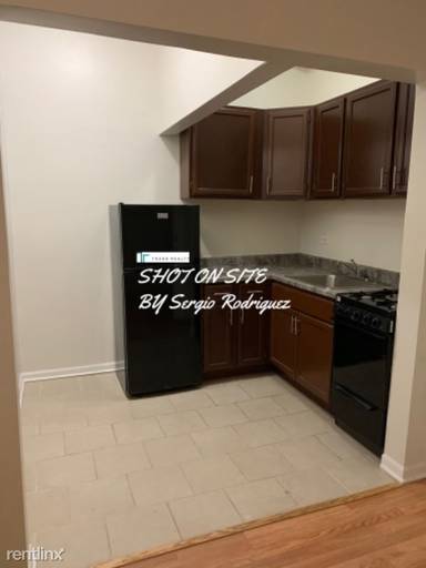 Main picture of 839 W Sheridan Rd Apartments