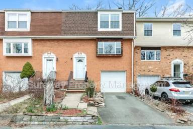 Main picture of 37 Featherbed Ct