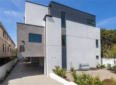 Main picture of 617 Aviation Way