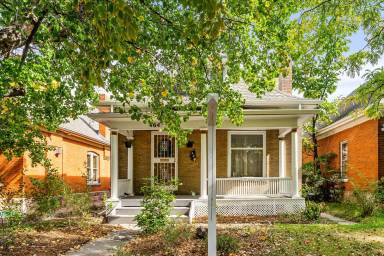 Main picture of 464 S Washington St