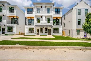 Main picture of 2708 Forest Park Blvd