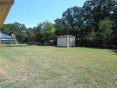 Main picture of 107 Bluebonnet Trl