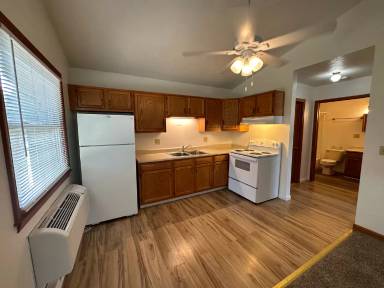 Main picture of 140 Arbor Dr