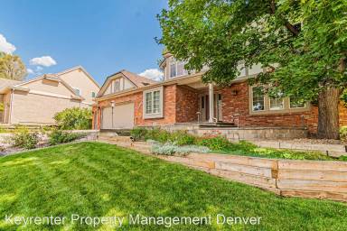 Main picture of 5552 S Kittredge St