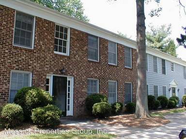 Main picture of 2821 Bleeker Sq