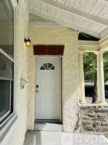 Main picture of 121 Walnut Ave