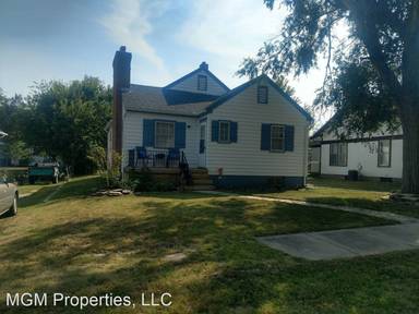 Main picture of 315 E 3rd St