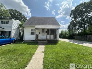 Main picture of 8404 Rivard Ave