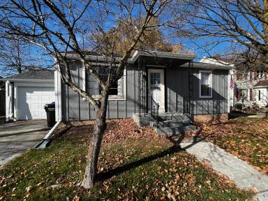 Main picture of 1831 S Oneida St