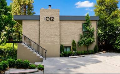 Main picture of 1012 W 9th Ave