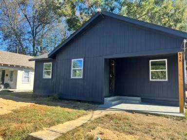 Main picture of 848 N Holmes St
