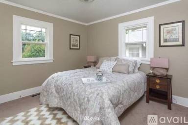 Main picture of 5313 7th Ave NE