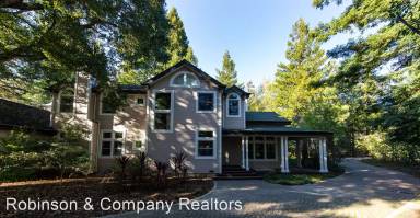 Main picture of 215 Willowbrook Dr
