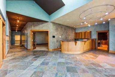 Main picture of 100 Westview Park Pl