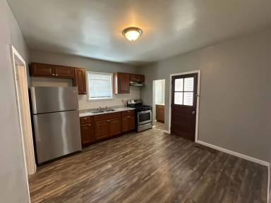 Main picture of 14-18 Quebec St