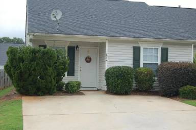 Main picture of 1672 Summerwoods Cir